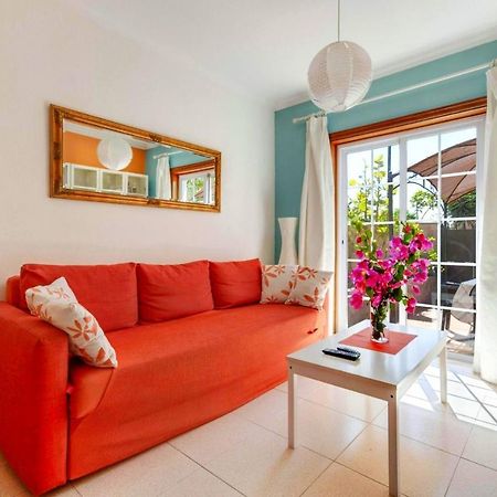 Remarkable 2-Bed House In Arona อาโรนา ภายนอก รูปภาพ