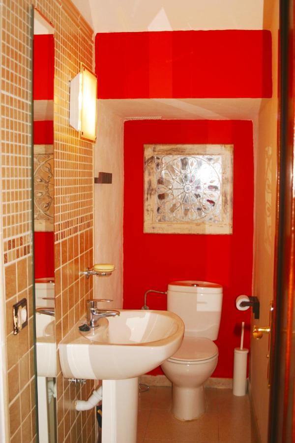 Remarkable 2-Bed House In Arona อาโรนา ภายนอก รูปภาพ