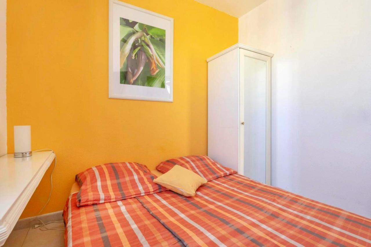 Remarkable 2-Bed House In Arona อาโรนา ภายนอก รูปภาพ