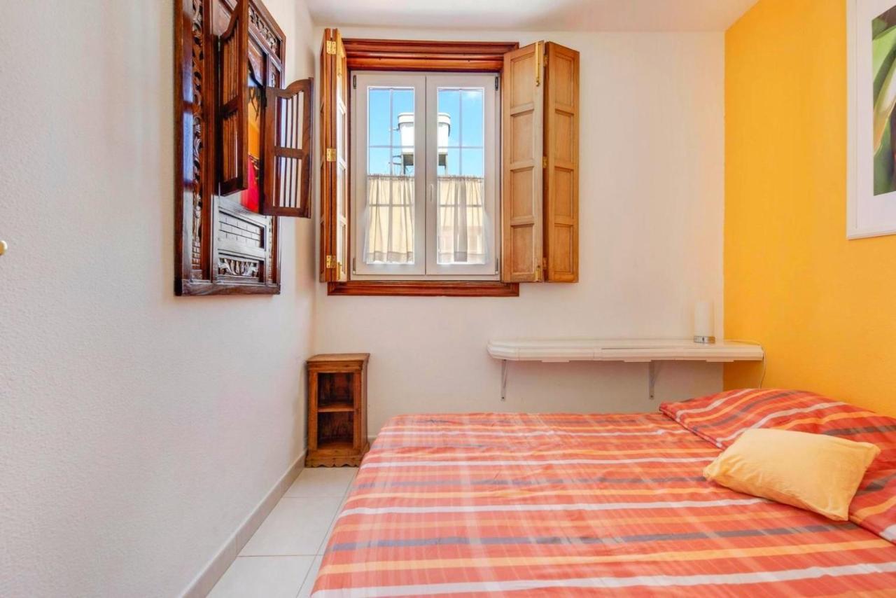 Remarkable 2-Bed House In Arona อาโรนา ภายนอก รูปภาพ