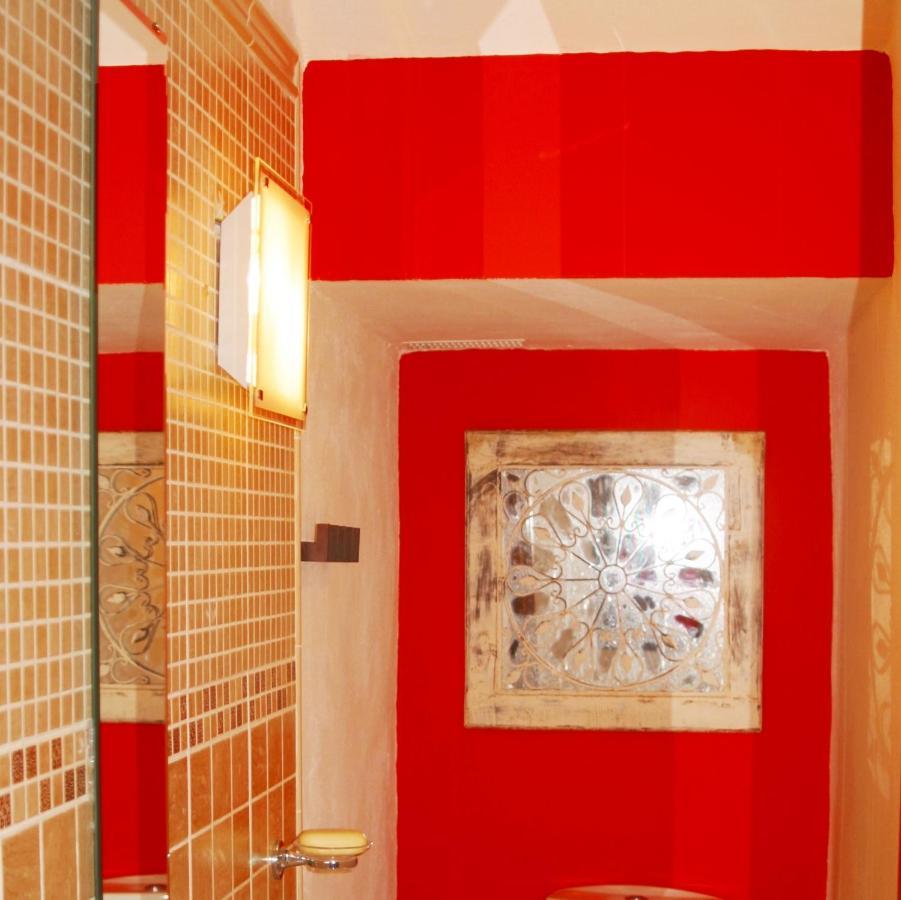 Remarkable 2-Bed House In Arona อาโรนา ภายนอก รูปภาพ